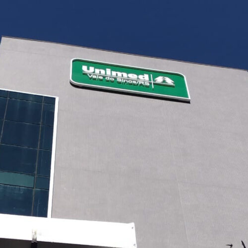 Letras caixas iluminadas em LED